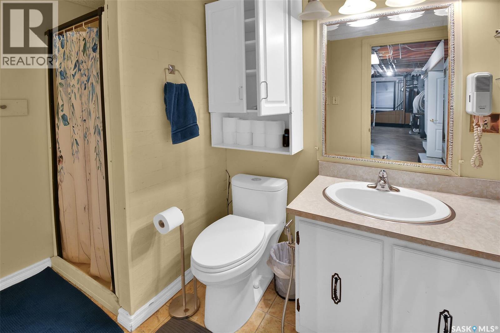 63 Spinks Drive, Saskatoon, SK - Indoor Photo Showing Bathroom