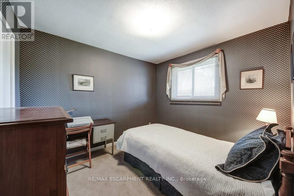 4356 Dublin Crescent, Burlington, ON - Indoor Photo Showing Bedroom