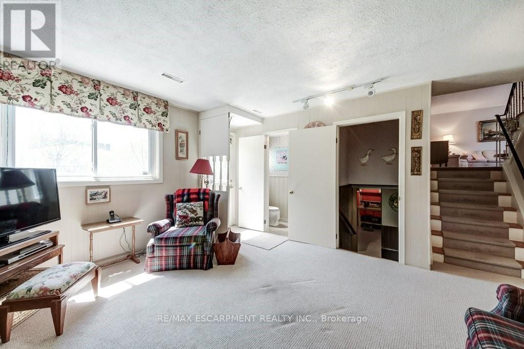 4356 Dublin Crescent, Burlington, ON - Indoor Photo Showing Other Room