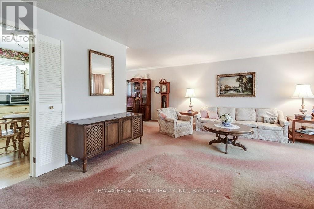 4356 Dublin Crescent, Burlington, ON - Indoor Photo Showing Living Room