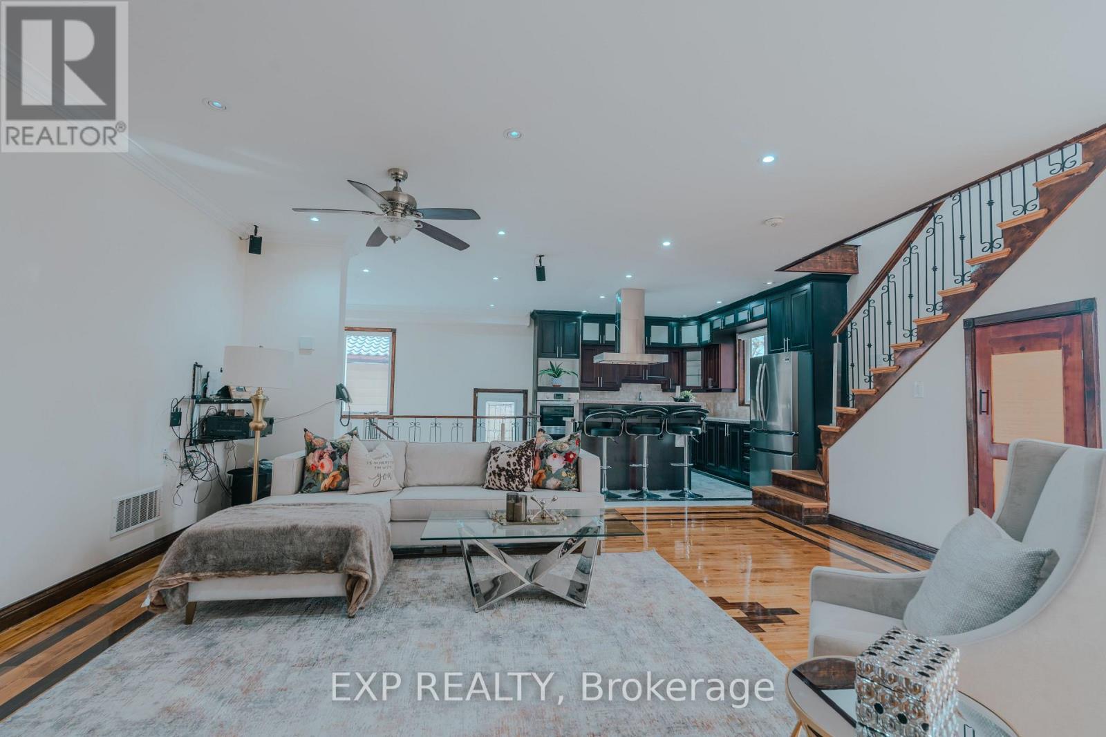 3257 Monica Drive, Mississauga, ON - Indoor Photo Showing Living Room