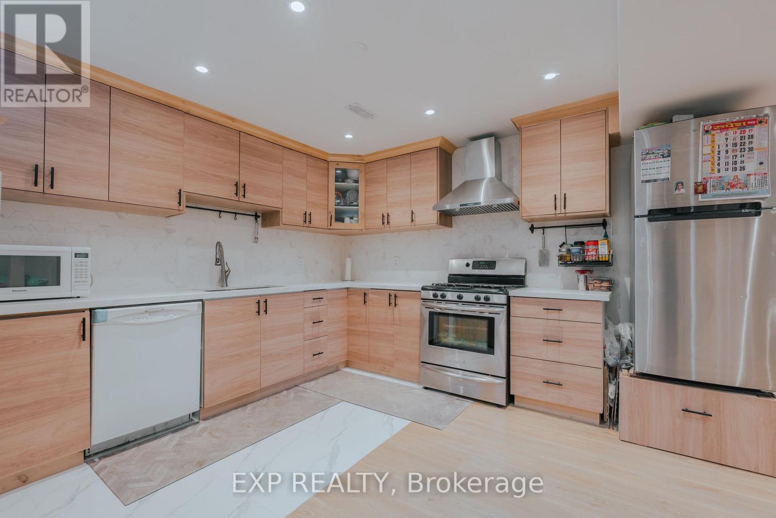 3257 Monica Drive, Mississauga, ON - Indoor Photo Showing Kitchen