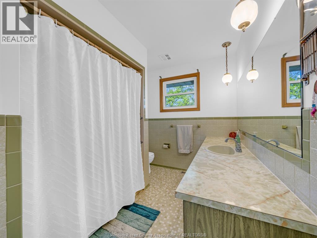 1919 Rochester Townline, Lakeshore, ON - Indoor