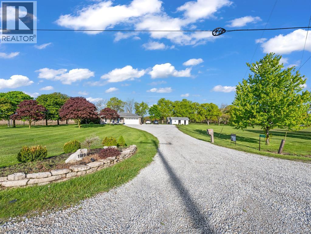 1919 Rochester Townline, Lakeshore, ON - Outdoor With View