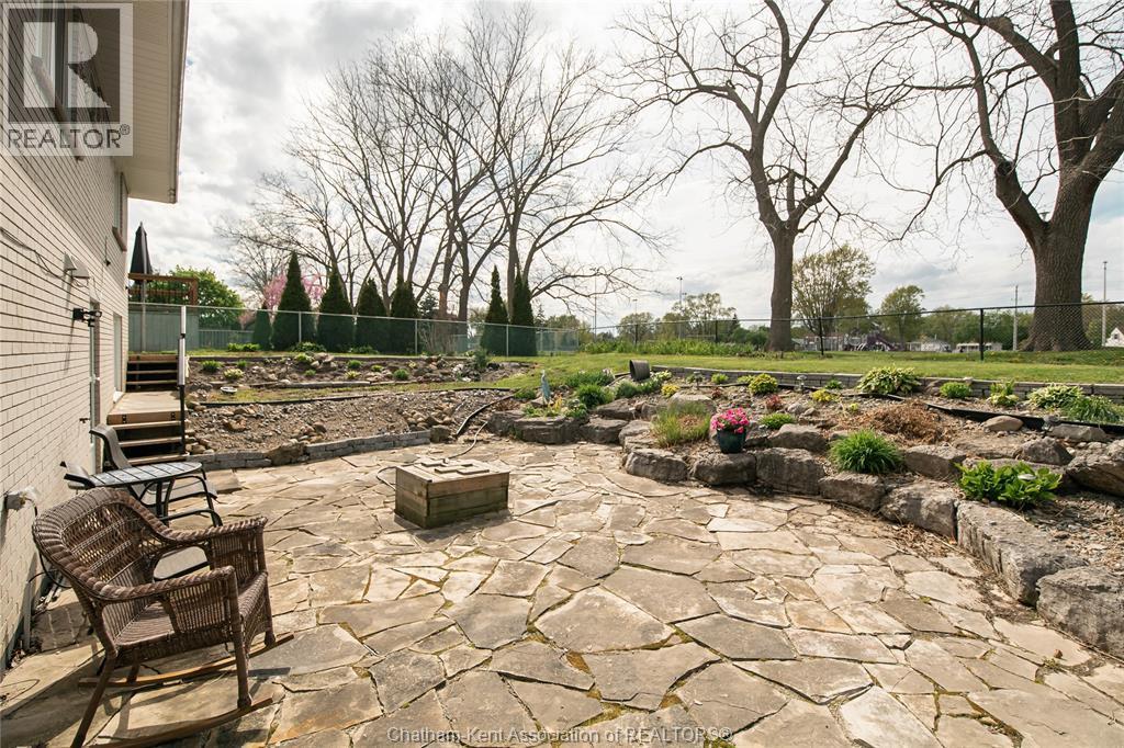 39 Chippewa Drive, Chatham, ON - Outdoor