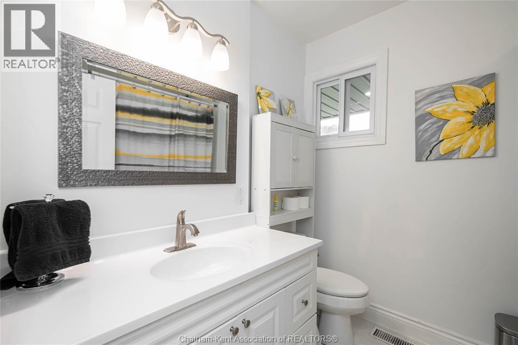 39 Chippewa Drive, Chatham, ON - Indoor Photo Showing Bathroom