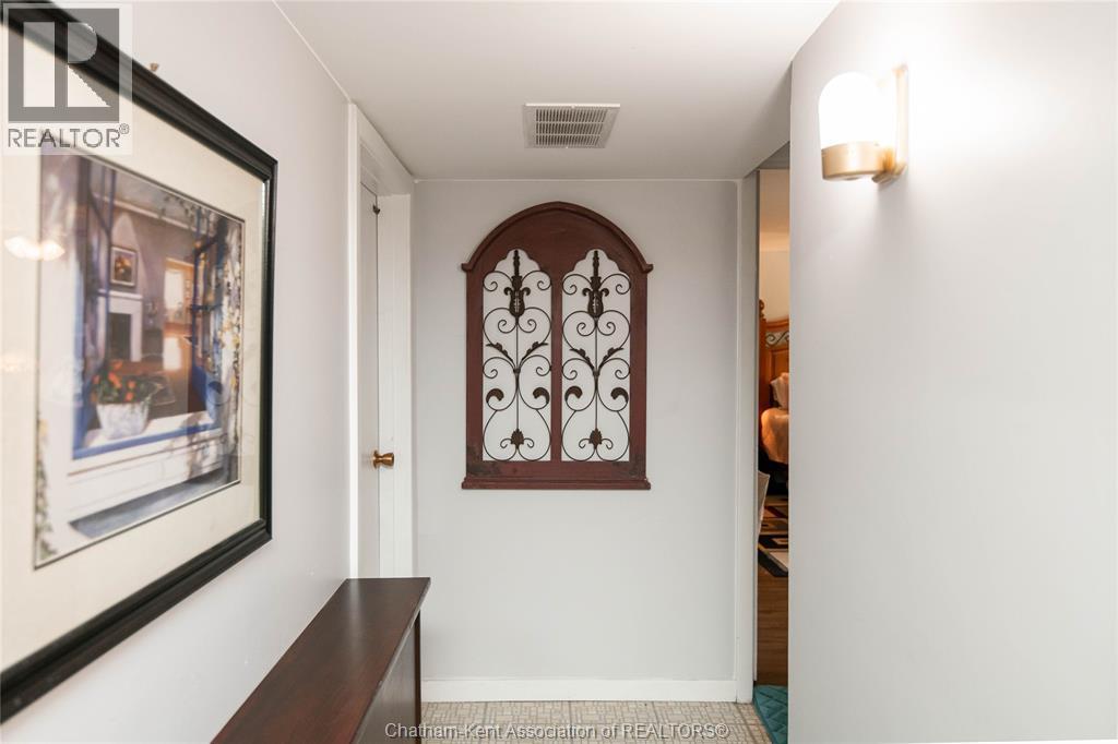 39 Chippewa Drive, Chatham, ON - Indoor Photo Showing Other Room