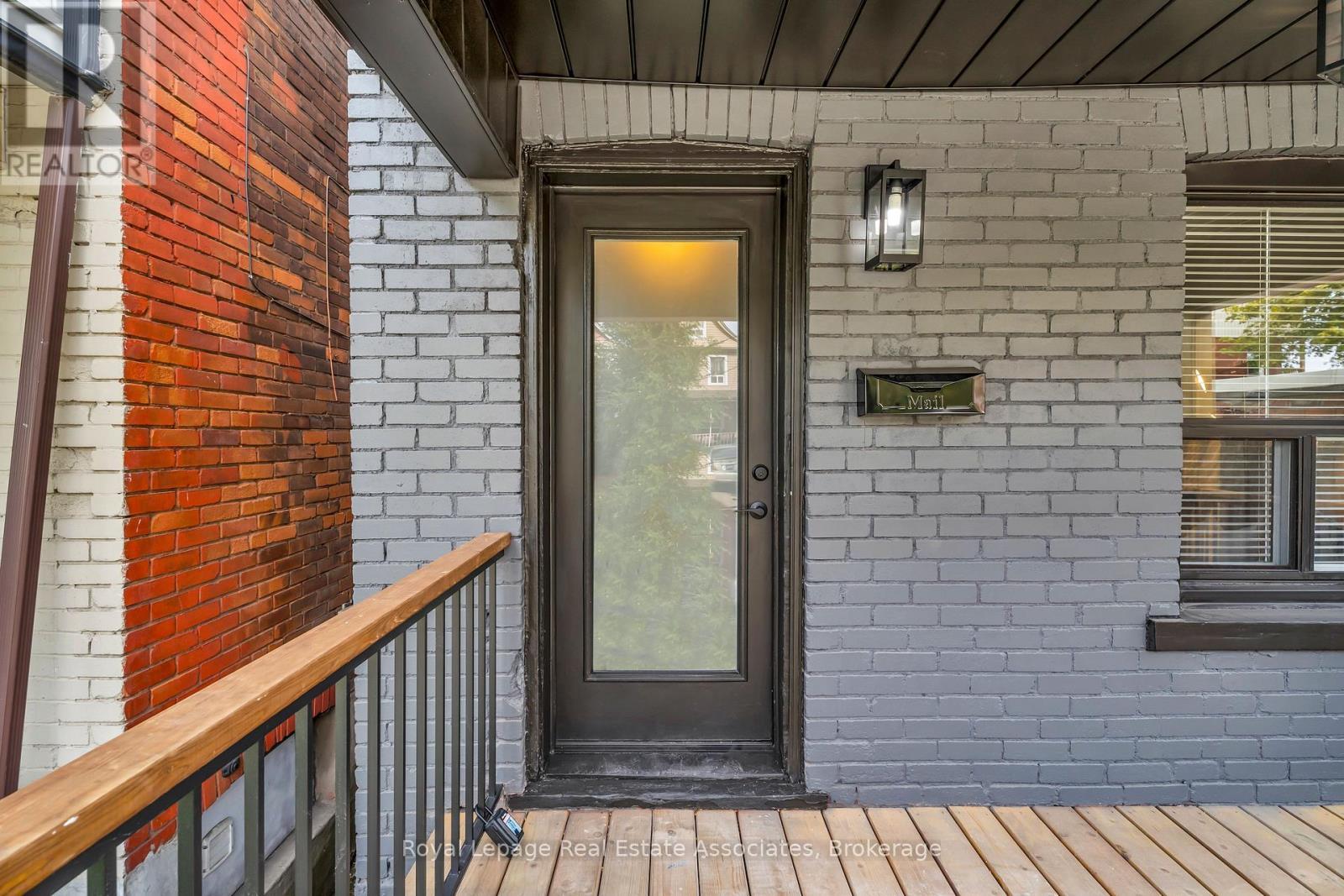 10 Gordon Street, Hamilton, ON - With Exterior