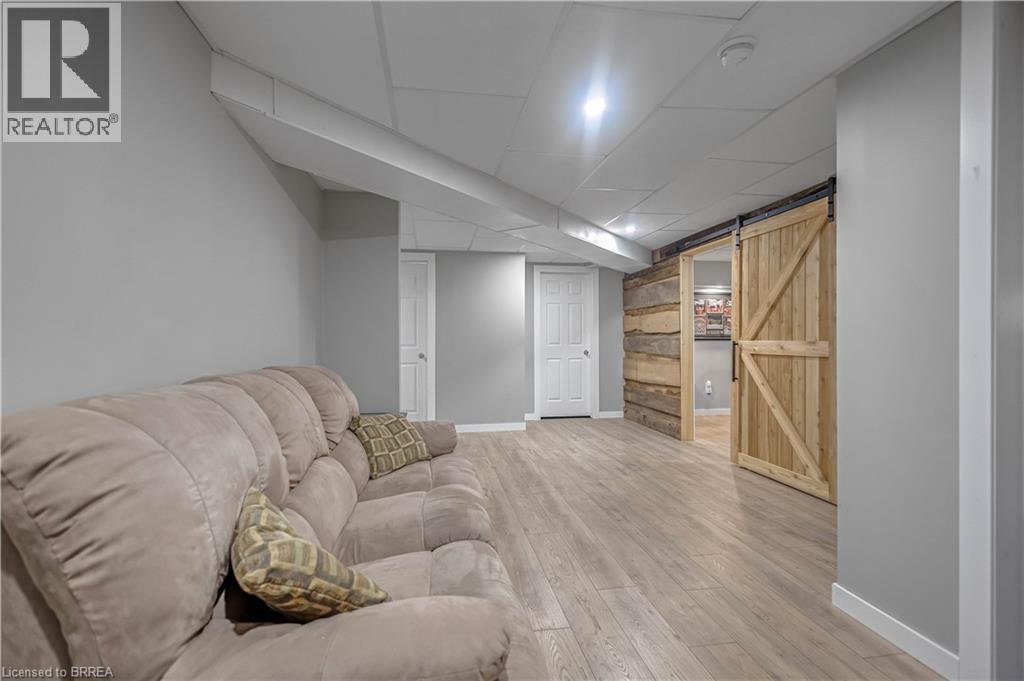 156 St Johns Road W, Simcoe, ON - Indoor