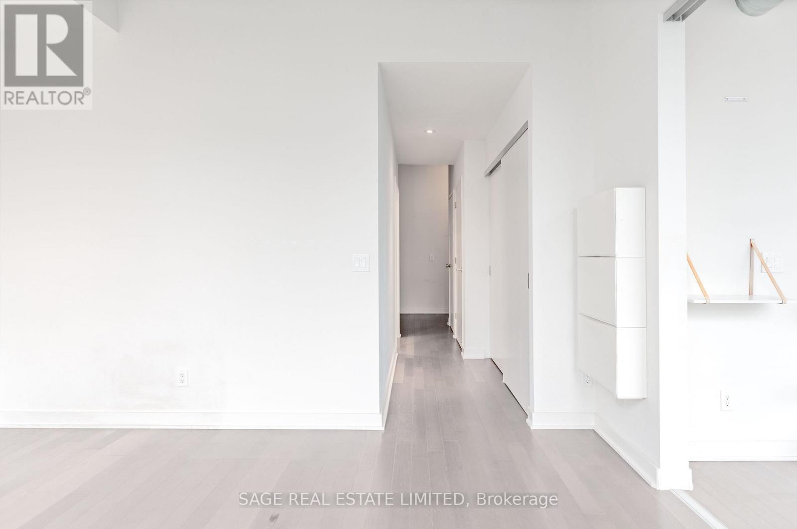 811 - 60 Bathurst Street, Toronto, ON -