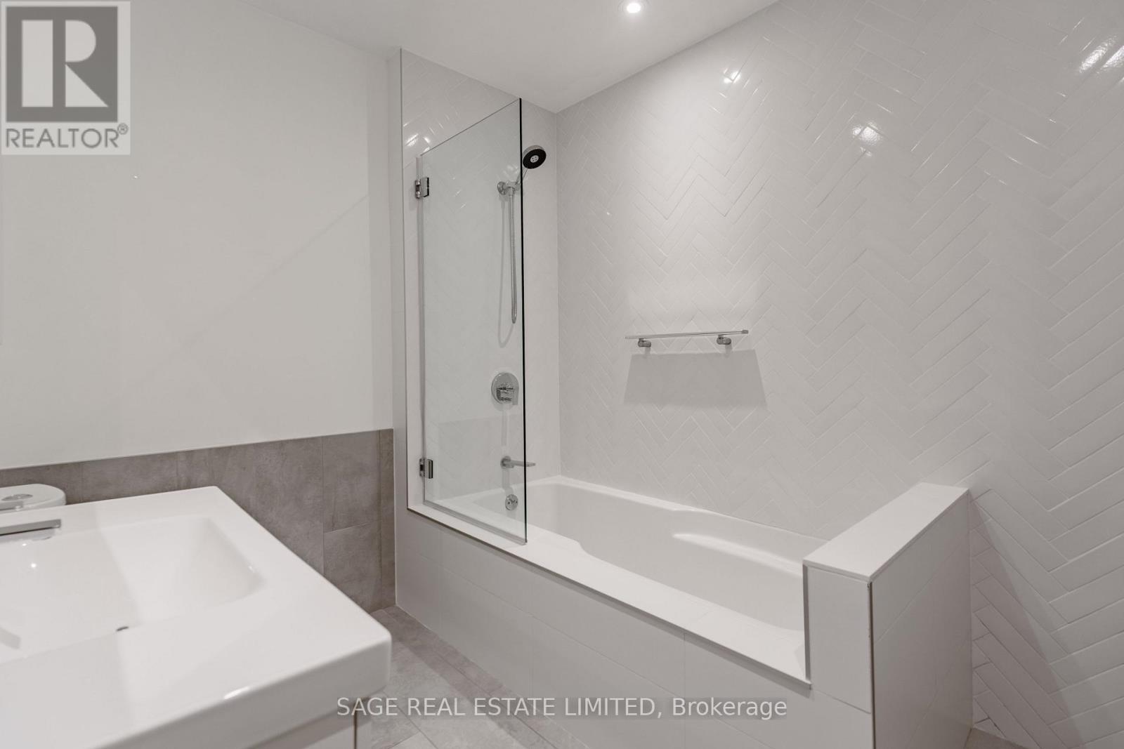 811 - 60 Bathurst Street, Toronto, ON - Indoor Photo Showing Bathroom