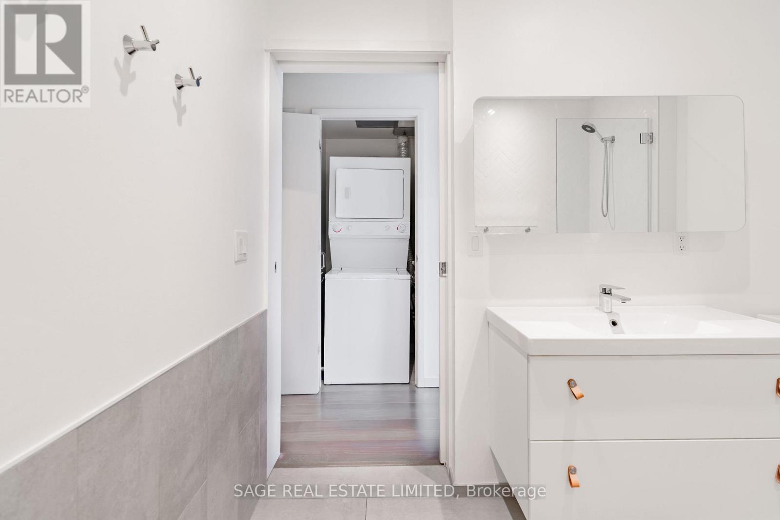 811 - 60 Bathurst Street, Toronto, ON - Indoor