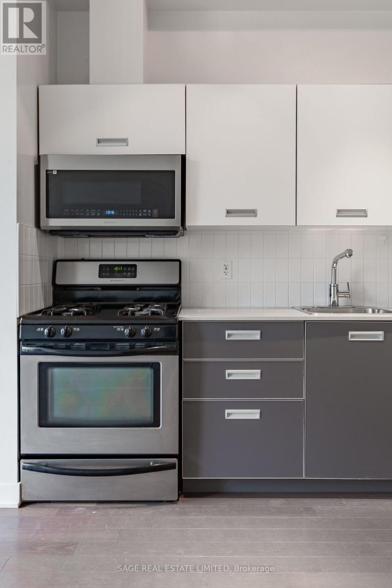 811 - 60 Bathurst Street, Toronto, ON - Indoor Photo Showing Kitchen