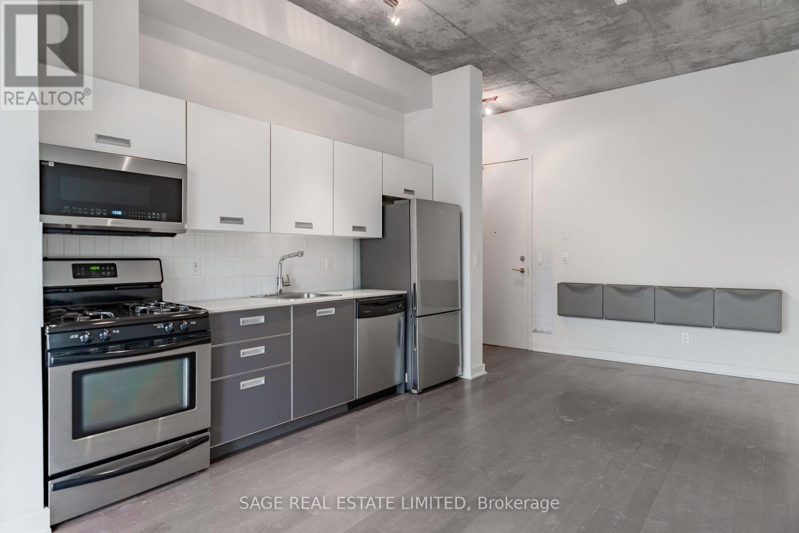 811 - 60 Bathurst Street, Toronto, ON - Indoor Photo Showing Kitchen