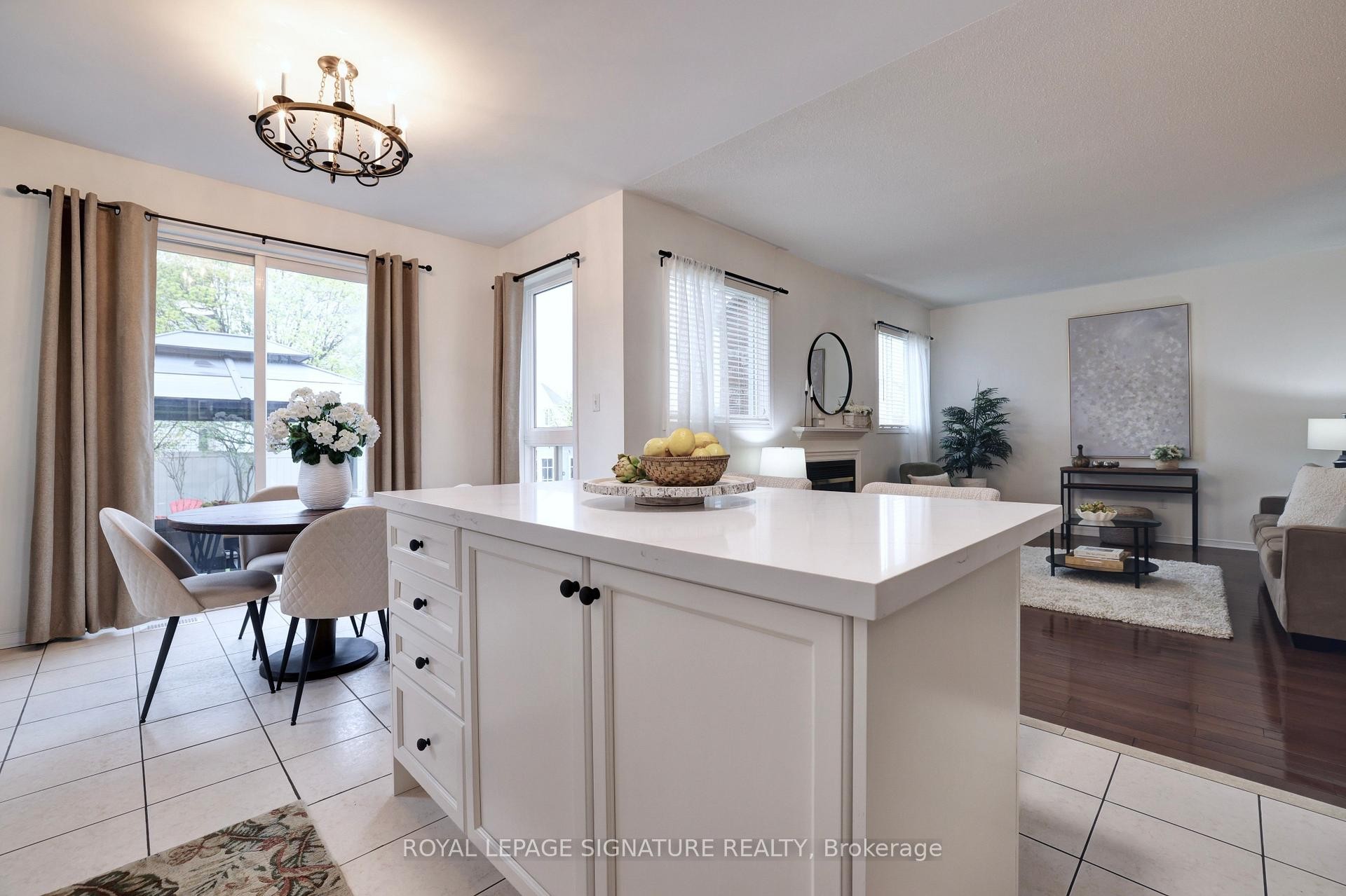 798 Spinning Wheel Crescent, Mississauga, ON - Indoor Photo Showing Dining Room