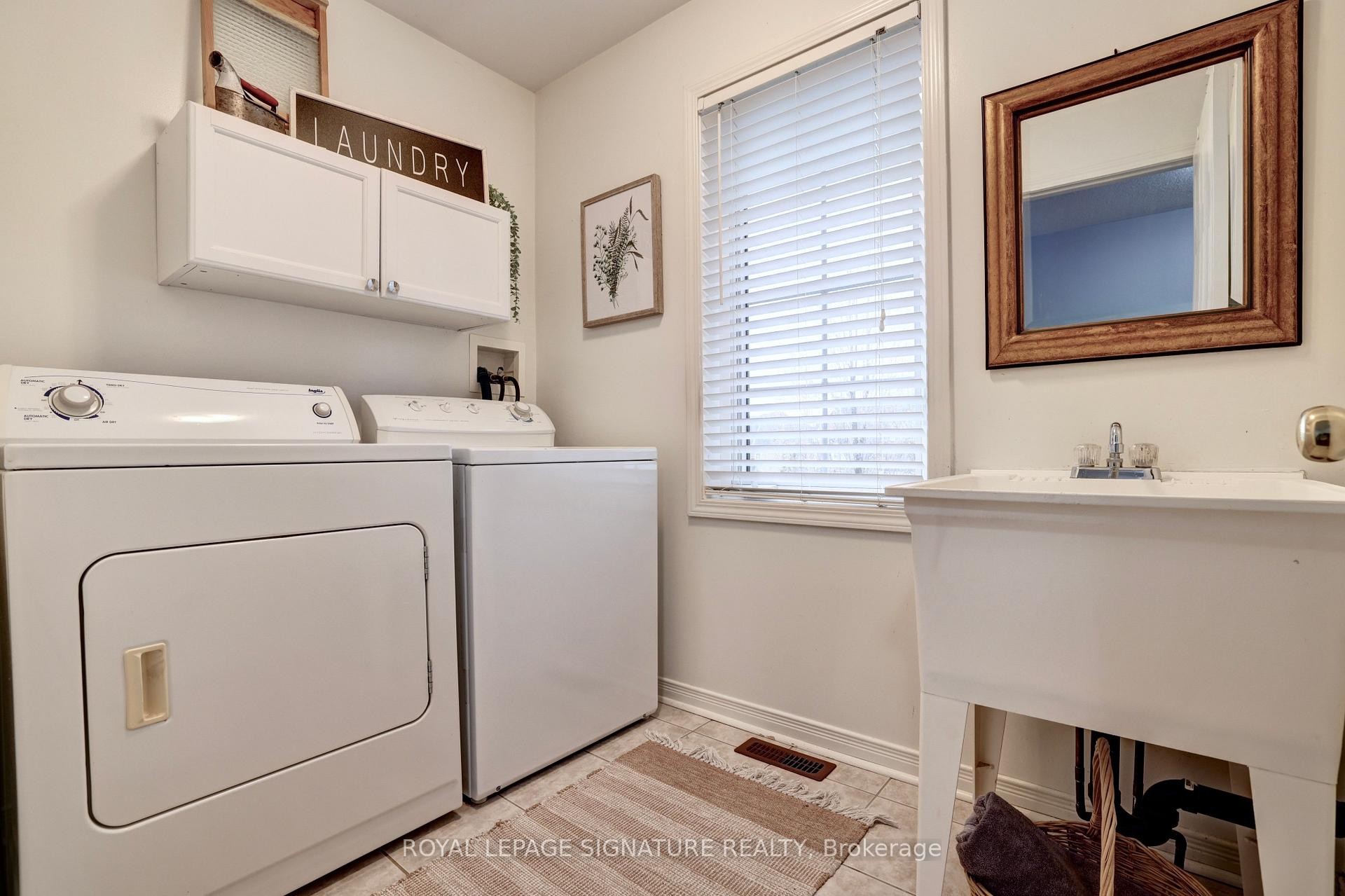 798 Spinning Wheel Crescent, Mississauga, ON - Indoor Photo Showing Laundry Room