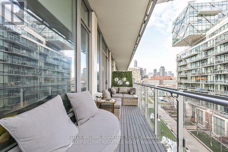 616 - 29 Queens Quay E, Toronto, ON