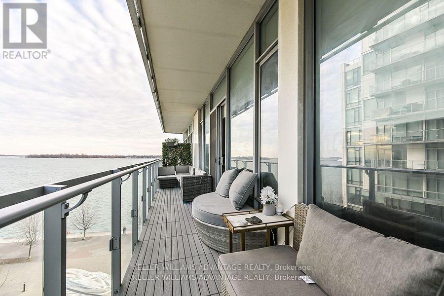 616 - 29 Queens Quay E, Toronto, ON
