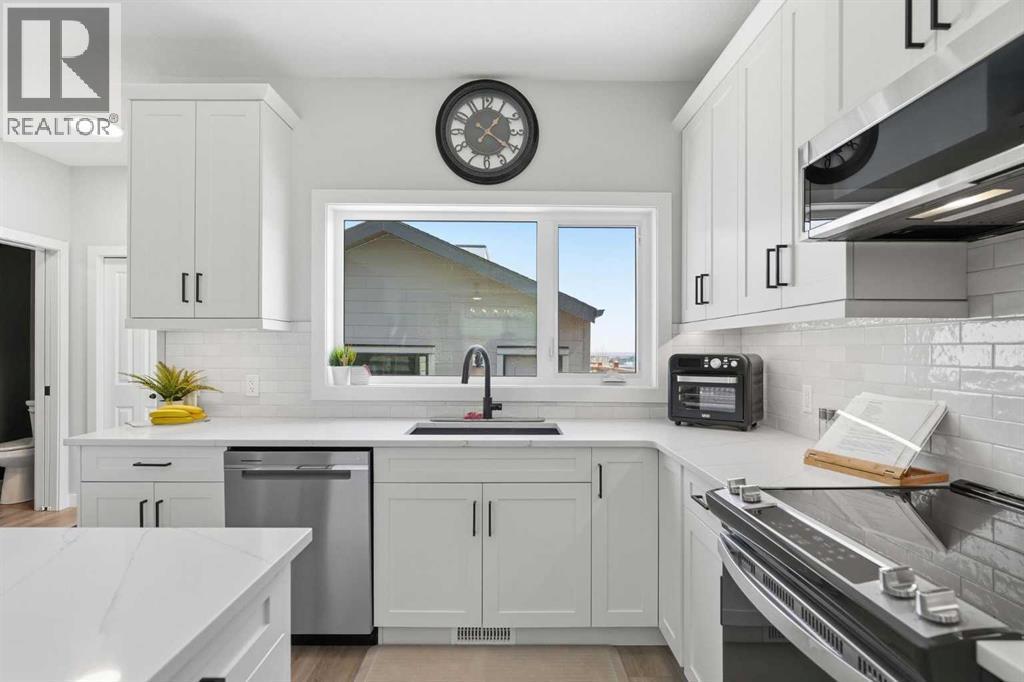120 Treeline Manor Sw, Calgary, AB
