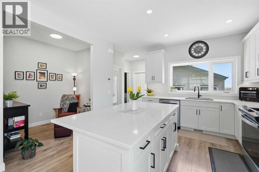 120 Treeline Manor Sw, Calgary, AB