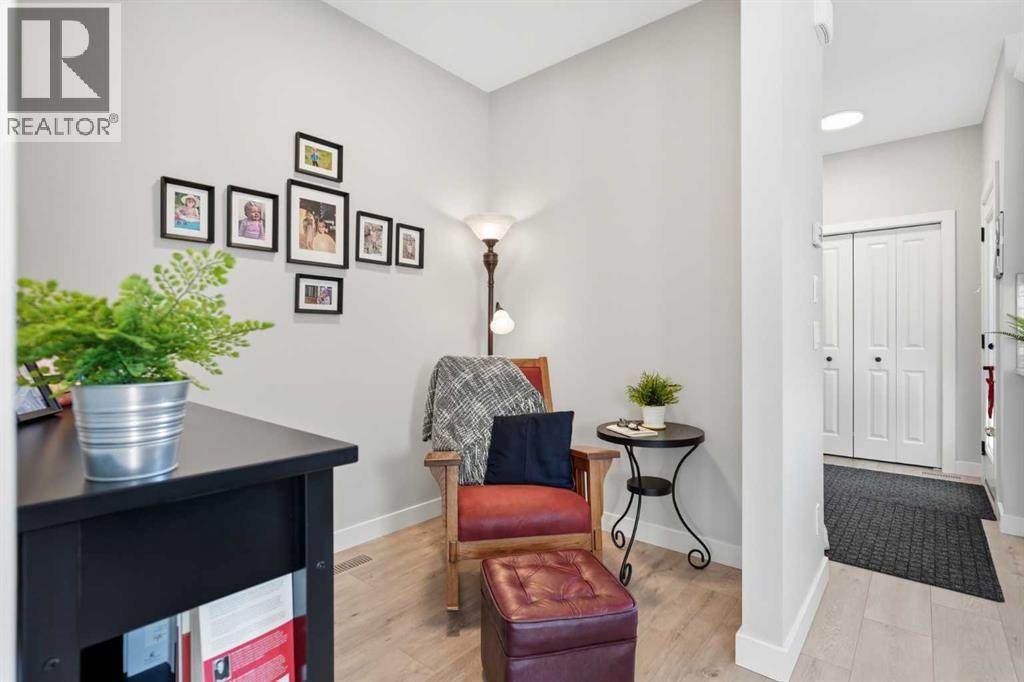 120 Treeline Manor Sw, Calgary, AB