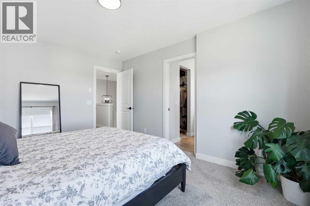 120 Treeline Manor Sw, Calgary, AB
