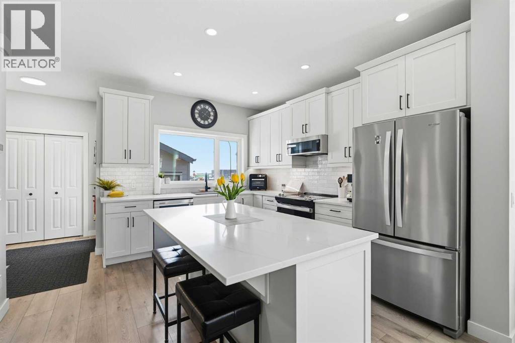 120 Treeline Manor Sw, Calgary, AB