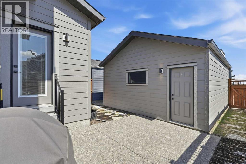 120 Treeline Manor Sw, Calgary, AB