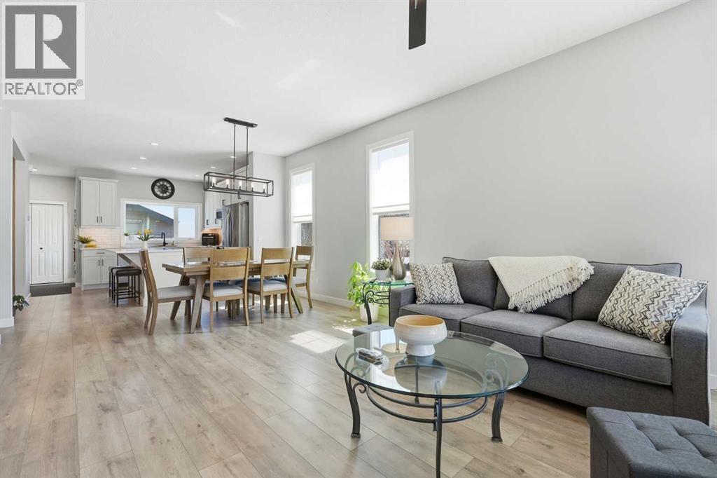 120 Treeline Manor Sw, Calgary, AB