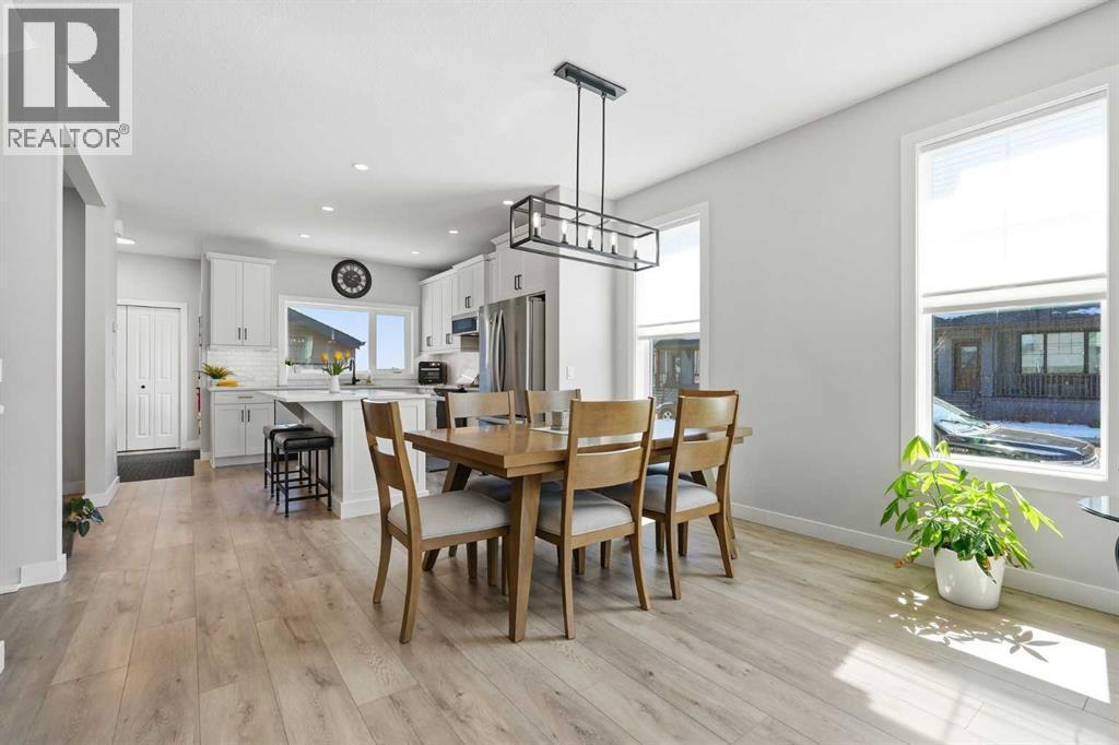 120 Treeline Manor Sw, Calgary, AB