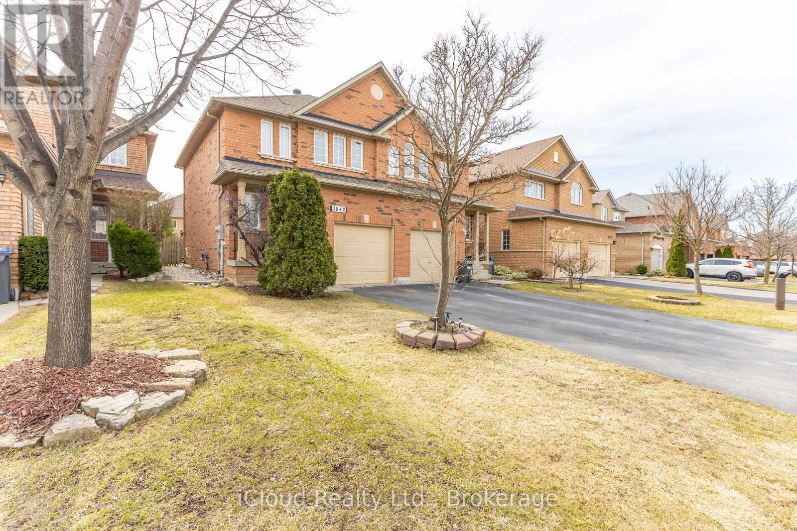 3842 Ridgepoint Way, Mississauga, ON - Outdoor With Facade
