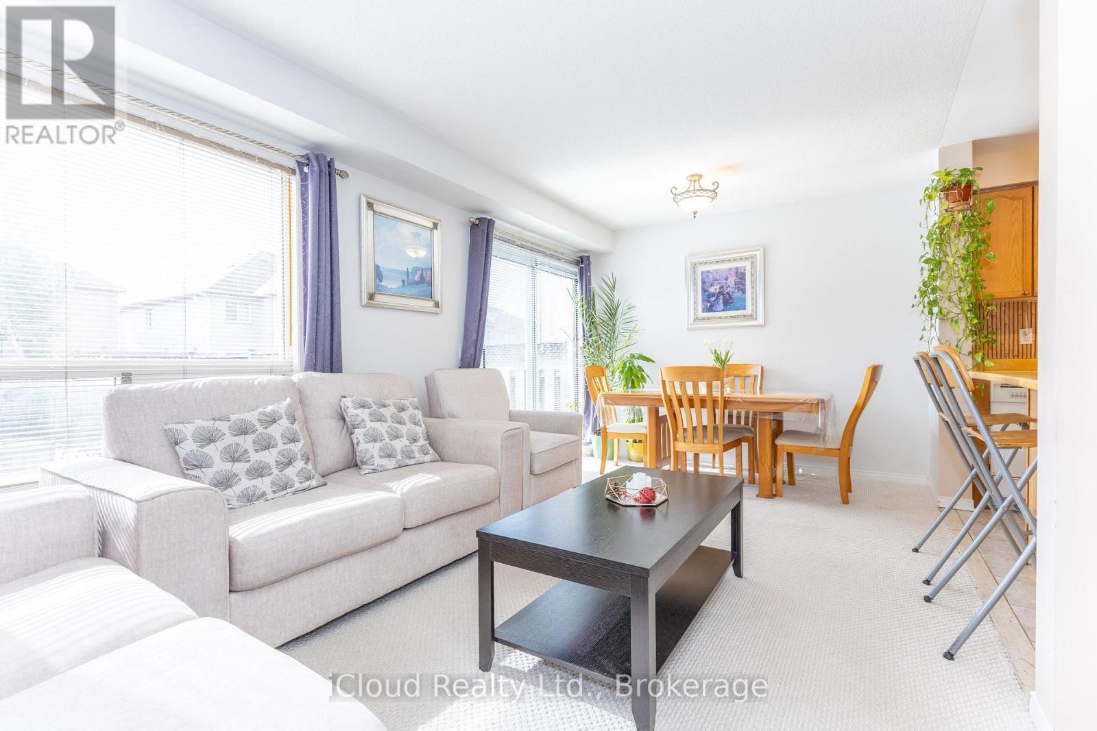 3842 Ridgepoint Way, Mississauga, ON - Indoor Photo Showing Living Room