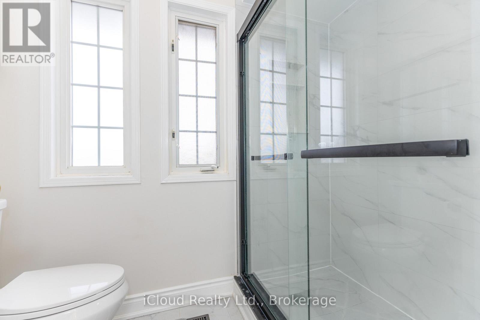 3842 Ridgepoint Way, Mississauga, ON - Indoor Photo Showing Bathroom