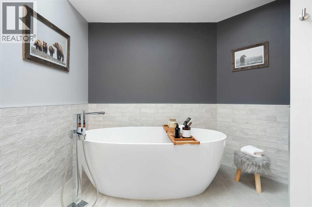 primary spa ensuite - 71 Chaparral Grove Se, Calgary, AB