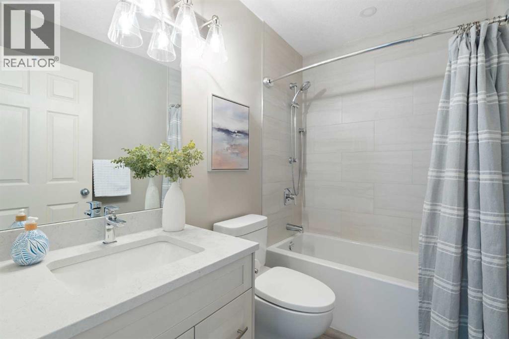 4pc bathroom upstairs - 71 Chaparral Grove Se, Calgary, AB
