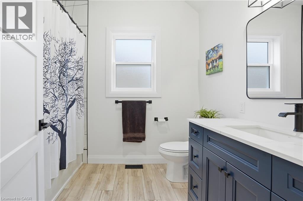 104 Neva Road, Ridgeway, ON - Indoor Photo Showing Bathroom