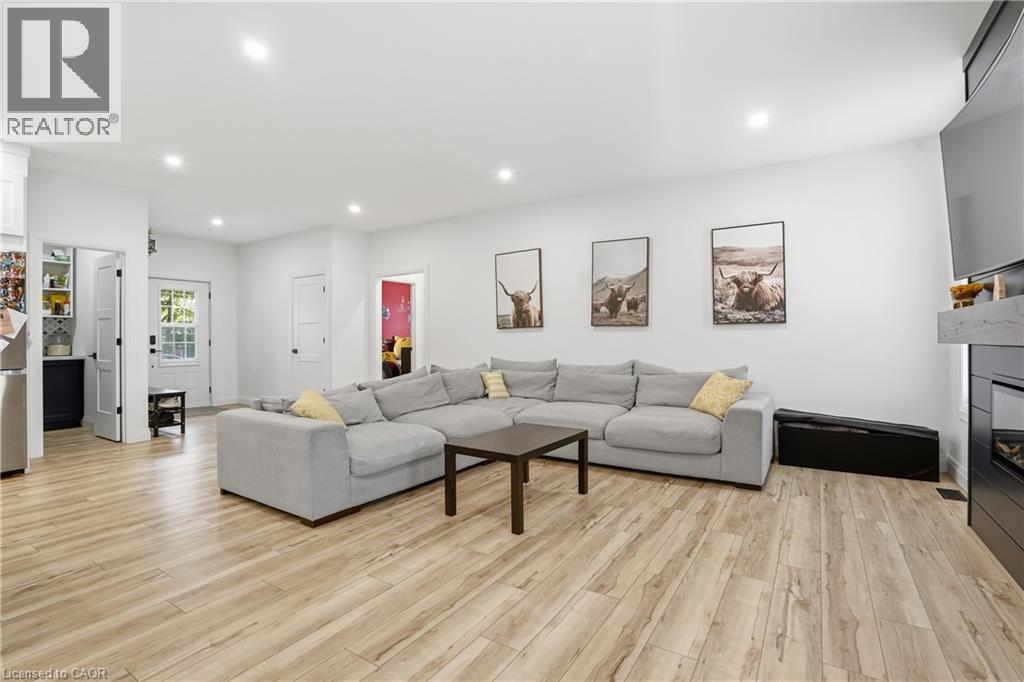 104 Neva Road, Ridgeway, ON - Indoor Photo Showing Living Room With Fireplace