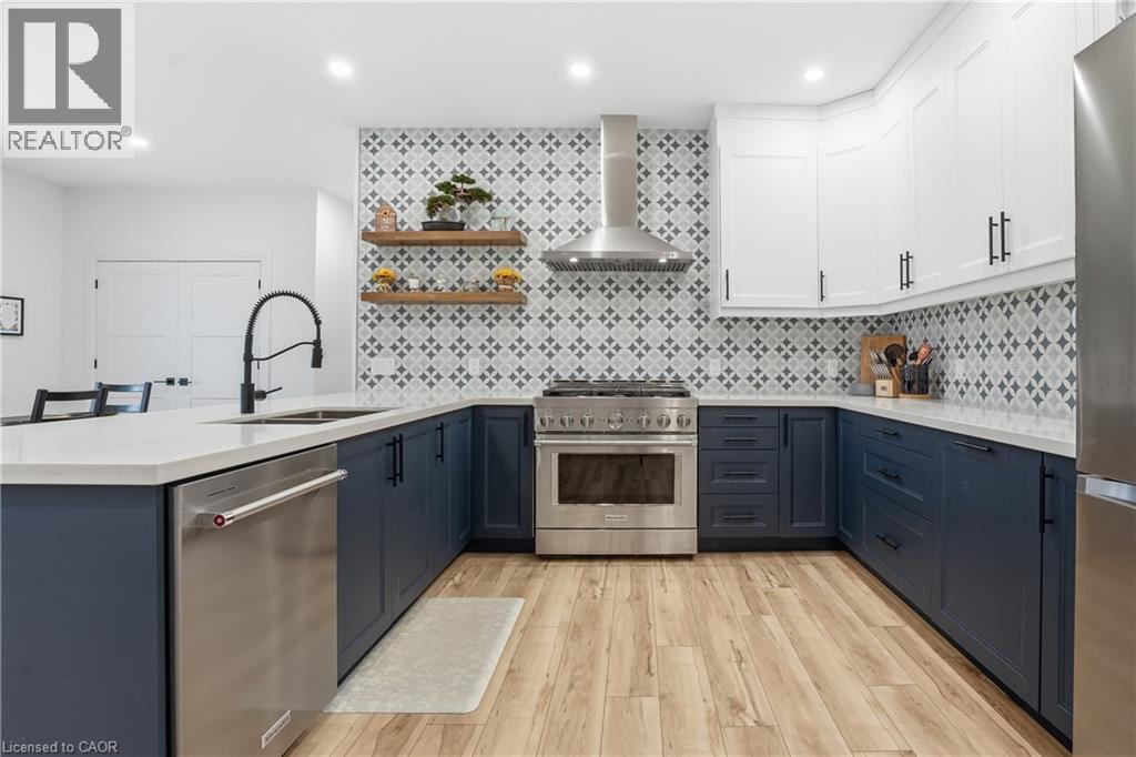 104 Neva Road, Ridgeway, ON - Indoor Photo Showing Kitchen With Upgraded Kitchen