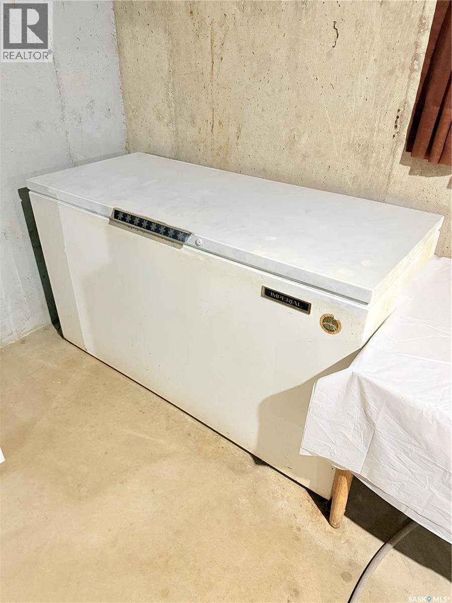 805 Stanley Street, Esterhazy, SK - Indoor Photo Showing Other Room