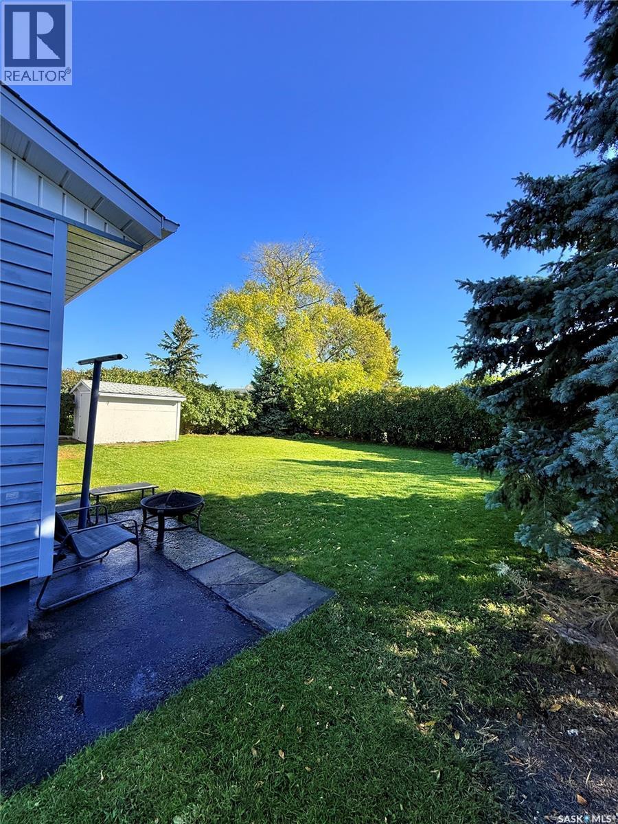 805 Stanley Street, Esterhazy, SK - Outdoor