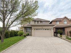 2 PINERIDGE DRIVE Hamilton, ON L9A 5K2