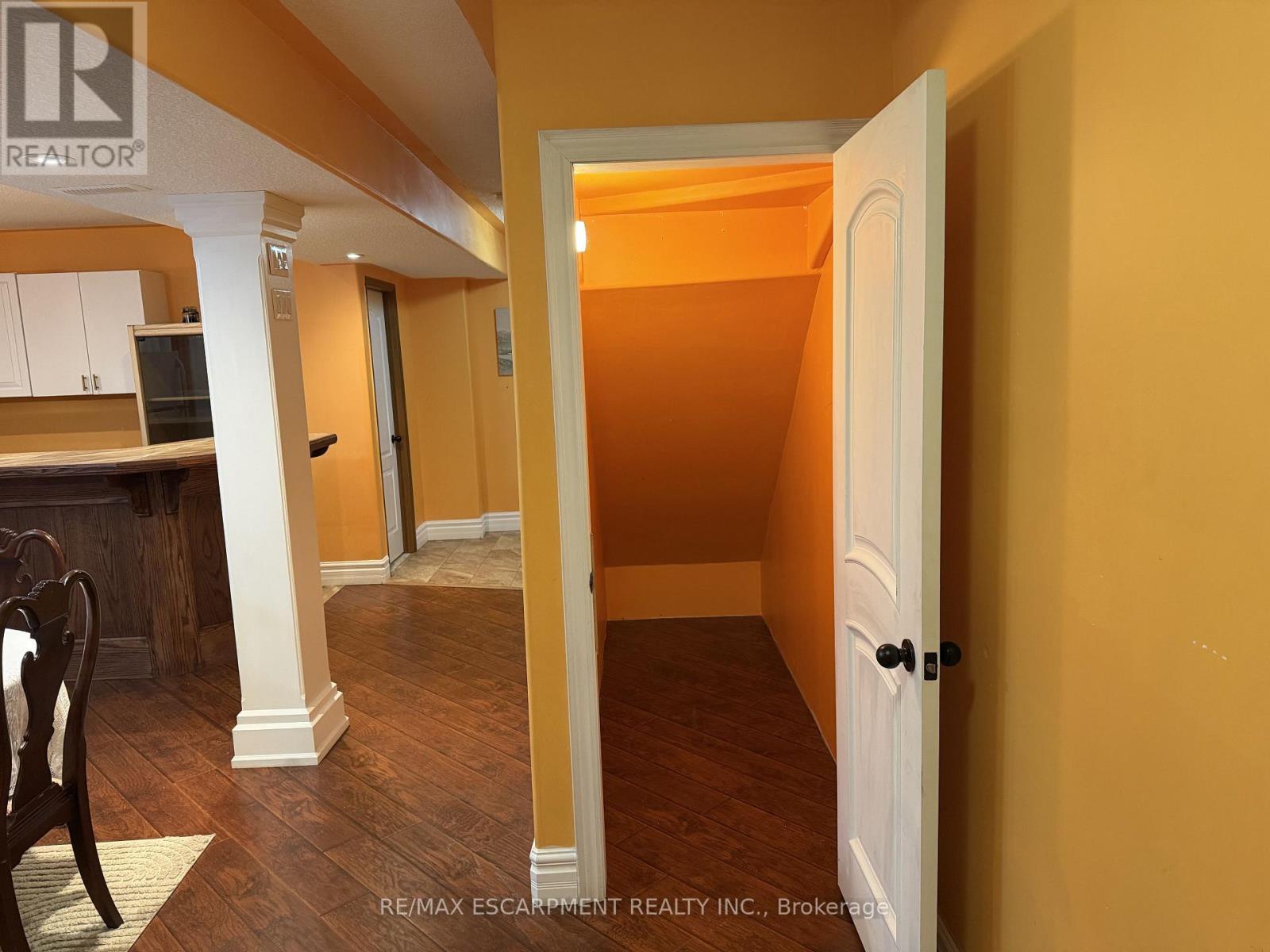 2 Pineridge Drive, Hamilton, ON - Indoor