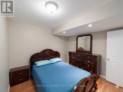 2 Pineridge Drive, Hamilton, ON - Indoor Photo Showing Bedroom