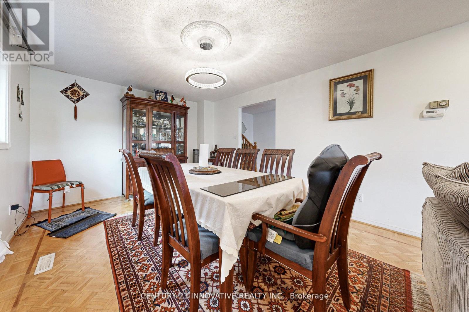 816 Willowbank Trail, Mississauga, ON - Indoor Photo Showing Dining Room