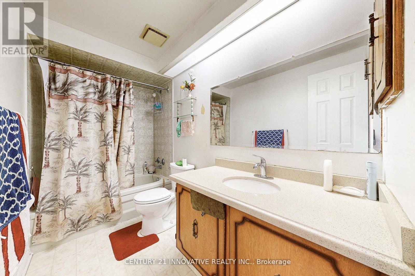 816 Willowbank Trail, Mississauga, ON - Indoor Photo Showing Bathroom
