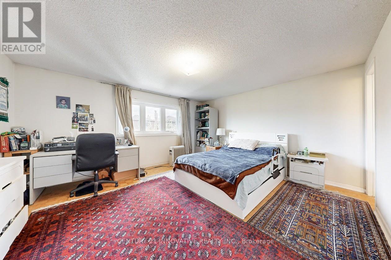 816 Willowbank Trail, Mississauga, ON - Indoor Photo Showing Bedroom
