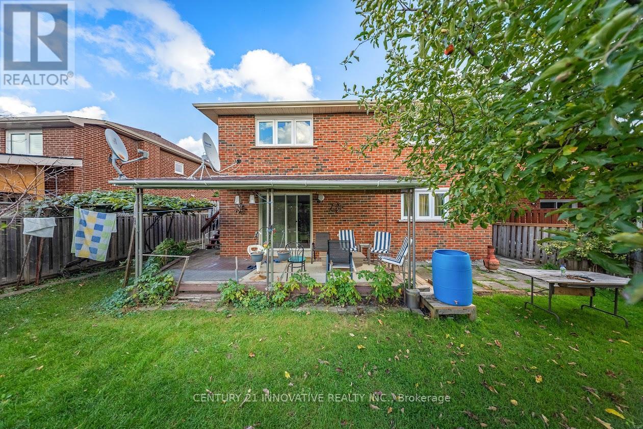 816 Willowbank Trail, Mississauga, ON - Outdoor