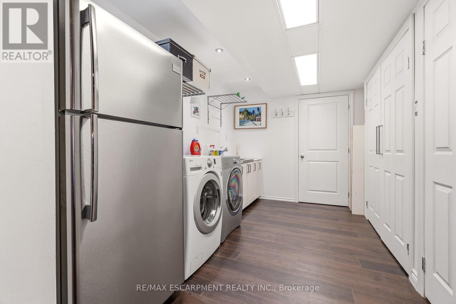 5258 Cedar Springs Road, Burlington, ON - Indoor Photo Showing Laundry Room