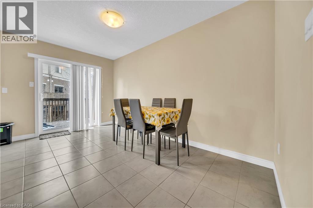 70 Willowrun Drive Unit# G2, Kitchener, ON - Indoor Photo Showing Dining Room