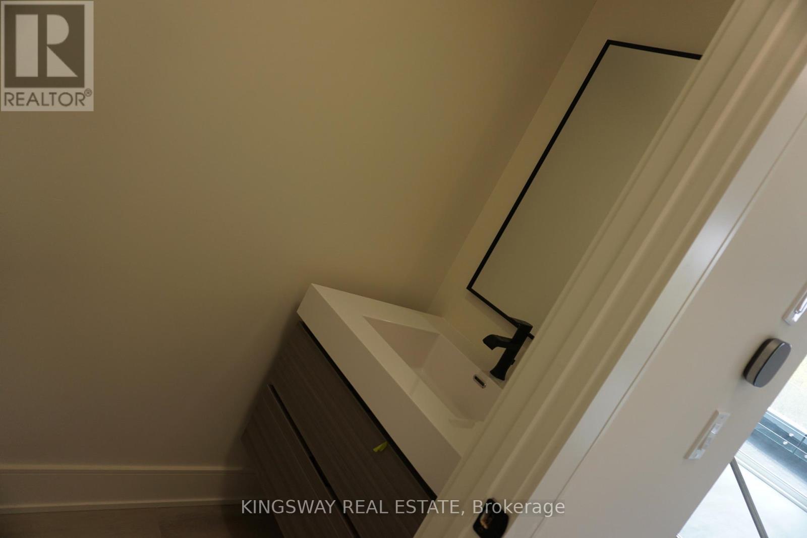 122 Everett Common, St. Catharines, ON - Indoor Photo Showing Other Room